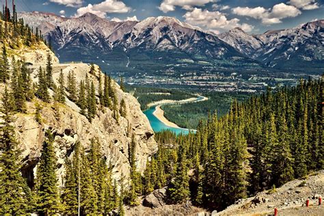 Best Time to See Grassi Lakes in Banff & Jasper National Parks 2020