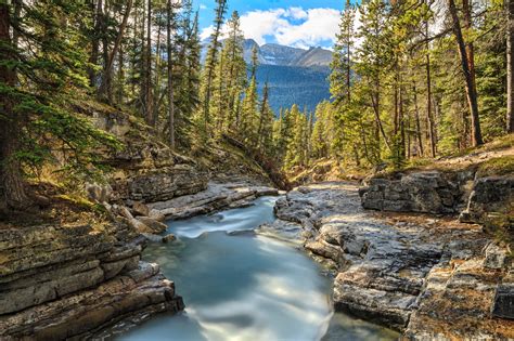 For users that want to buy their bitcoin using cash and stay anonymous, this is one of the best options, but it comes at a price. The Ultimate Guide to Camping in Jasper National Park
