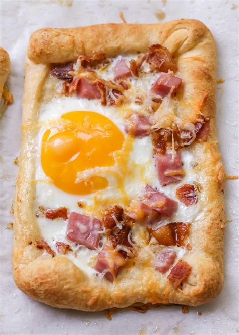1 8 oz package pillsbury crescent rolls · 3 sausage links cubed · 1/4 red pepper chopped · 4 eggs · 1 c. Crescent Breakfast Pies | Recipe | Breakfast pie ...