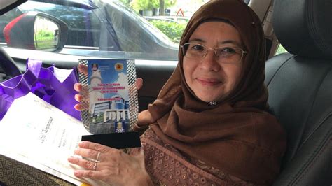 Pengerusi majlis perunding wanita islam, yayasan dakwah islam malaysia, profesor datuk noor aziah mohd awal diumumkan sebagai tokoh maal hijrah 1439. Tokoh MAAL HIJRAH 2018