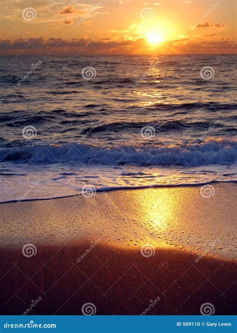 Daybreak In Palm Beach Florida Stock Photo Image Of Offshore Rising