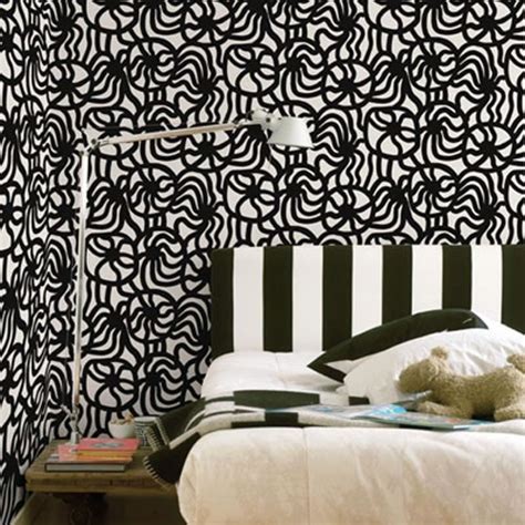 Black And White Bedroom Wallpaper Design Ideas