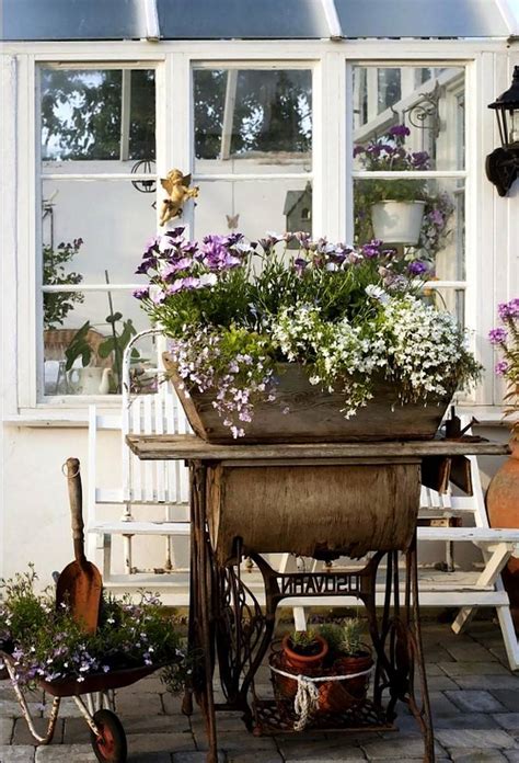 Vintage Garden Decor Ideas To Capture Timeless Charm