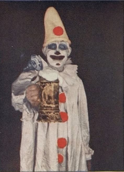 Horrifying Vintage Photographs Of Clowns That Will Give You Nightmares