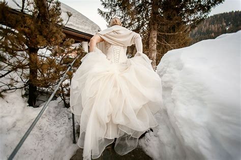 Winterhochzeit Hochzeitskleid Heiraten Im Schnee Tirol Zell Am See