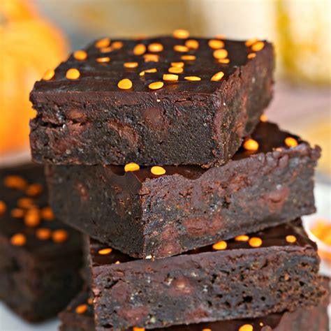 This 2-Ingredient Pumpkin Brownie Recipe Is All You Need 'Tis Holiday ...