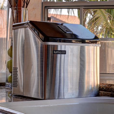 By activating luma card, you not only enjoy fast payment options but get rewards for paying with your luma card. Luma Comfort Corporation IM200SS 28 lbs. Countertop Portable Clear Ice Maker - Stainless Steel