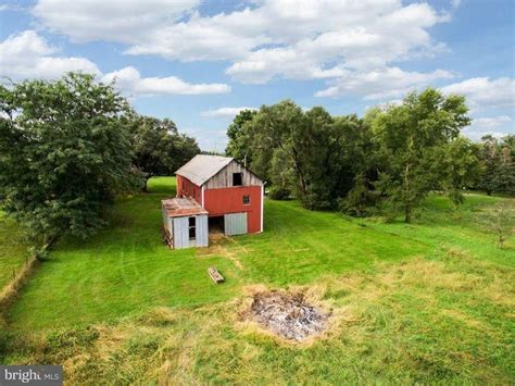 1800 Farmhouse For Sale In Smithsburg Maryland — Captivating Houses