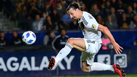 Zlatan ibrahimović date of birth: Premier League transfer news: Zlatan Ibrahimovic, Angel di ...