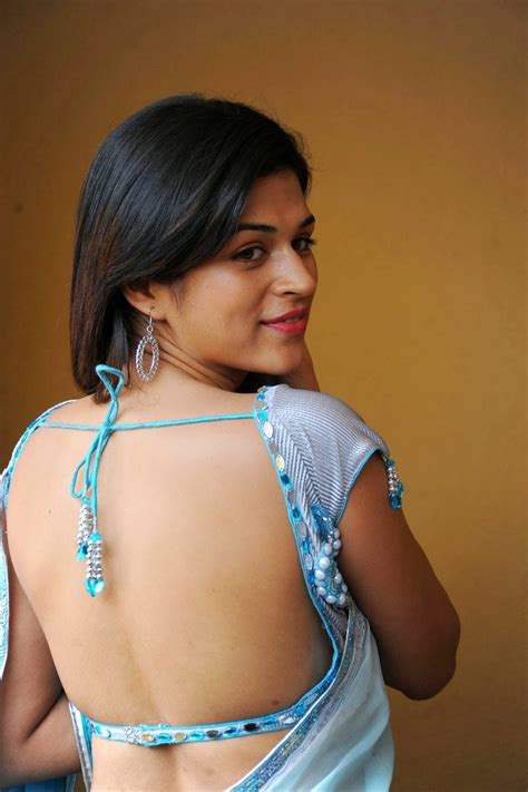 Bollywood Actresses Pictures Photos Images Telugu Movie Actress Shraddha Das In Bare Back