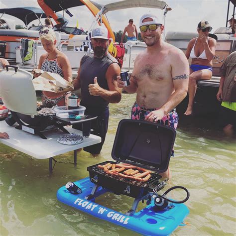 Theres Now A Floating Grill That Lets You Bbq Right On The Water