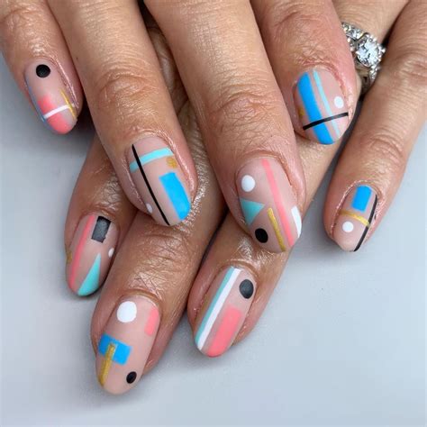 You Need To See This Abstract Nail Art Inspo Before Your Next Salon Tr Line Nail Art Lines On