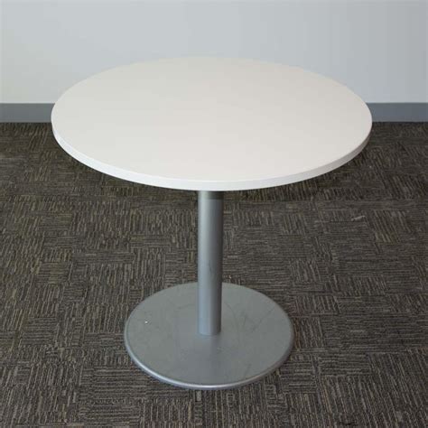 White 1000d Round Meeting Table