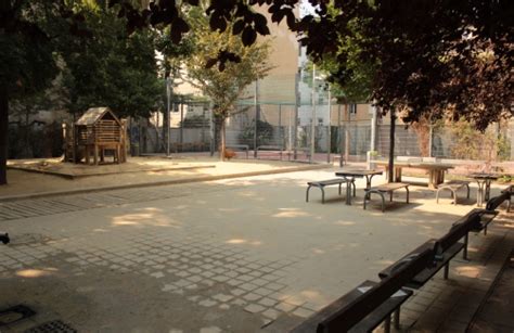 In accordance with the wishes of his parents, he was to study law, but decided to. Spielplatz im Karl-Farkas-Park auf sunny.at