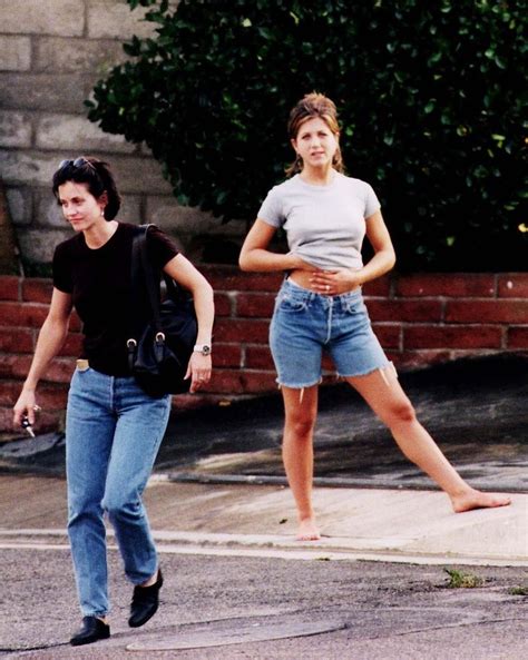 Courteney Cox And Jennifer Aniston 1994 Roldschoolcool