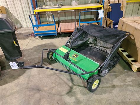 John Deere 42 Tow Behind Lawn Sweeper Ride On Lawn Mower Attachment