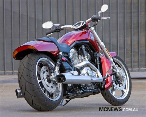 Harley Davidson V Rod Muscle Rear View Harley Davidson Harley Motos