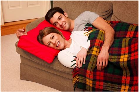 2 Possible Solutions To Your Snuggling Woes Glamour