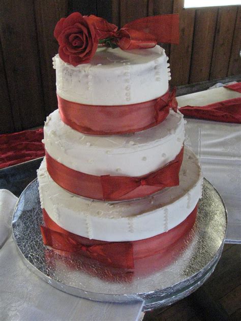 Pearls Red Ribbon And Rose Wedding Cake Cake Delicious Desserts