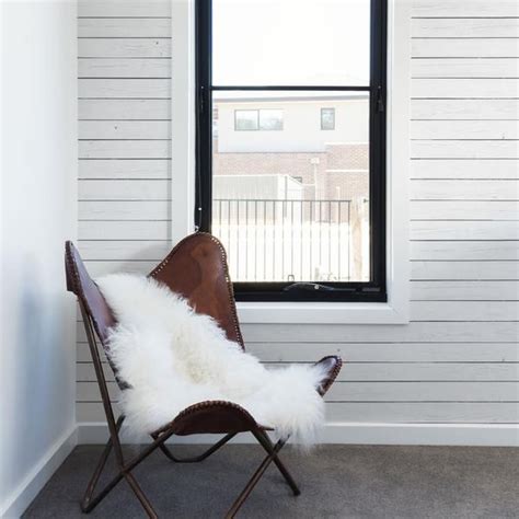 How to white wash shiplap (how to whitewash plank) walls or ceilings easily to get gorgeous results. White Shiplap Textured Peel and Stick Removable Wallpaper ...
