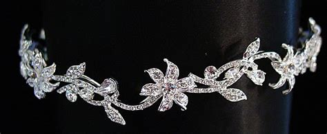 Find out how to choose the perfect tiara for your wedding day with advice from the experts and discover a wide selection of diamond head pieces for sale. Mehndi Designs: Wedding tiaras collections