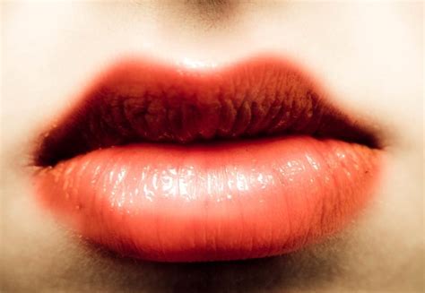Sun Blisters On Lips Symptoms Cause 5 Natural Remedies Gohealthline