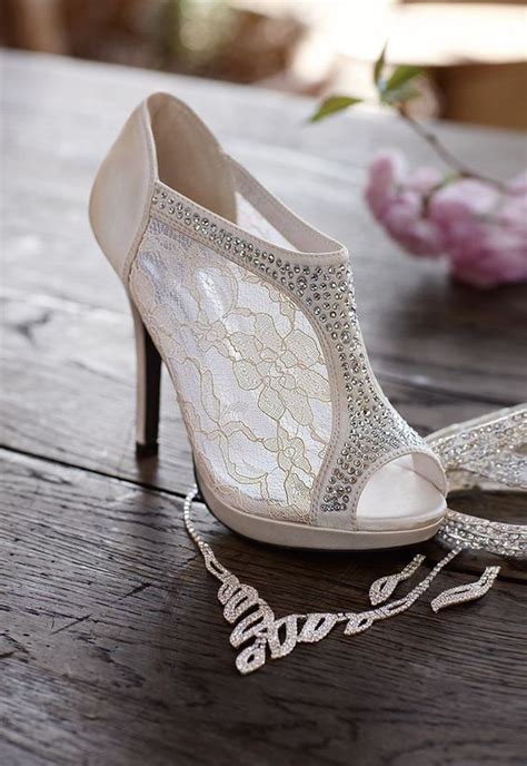 30 Chic Lace Wedding Shoes Ideas To Swoon Over Weddingomania