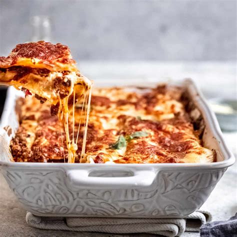 Easy Lasagna With Bechamel Sauce Savvy Bites