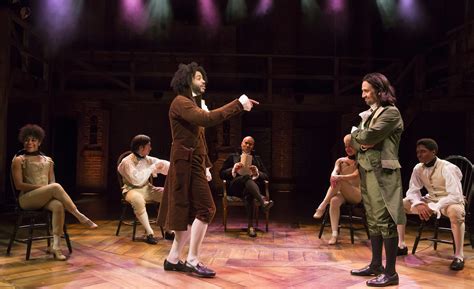 Maybe you would like to learn more about one of these? Hamilton. El nuevo fenómeno de Broadway es un musical Hip Hop.