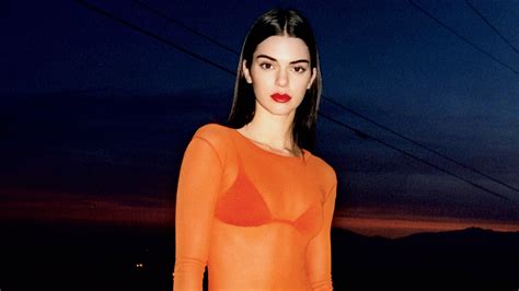 Kendall Jenner In Springs Neutral Looks And Bright Accessories Vogue