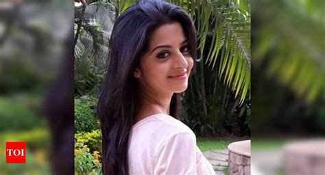 Actress Vedhika Vedhikas Latest Workout Video Will Give Fitness Goals
