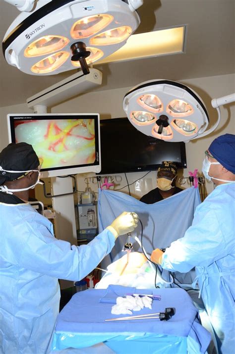 Laparoscopy Is New Standard In Metc Surgical Tech Training Joint Base
