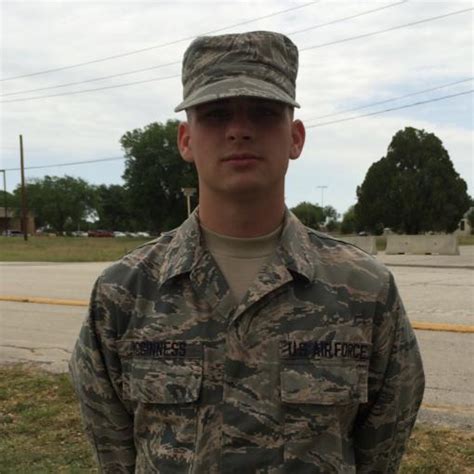 Kenneth In The 212 Jump Airman Stationed At Dover Air Force Base Accused Of Raping Runaway 14