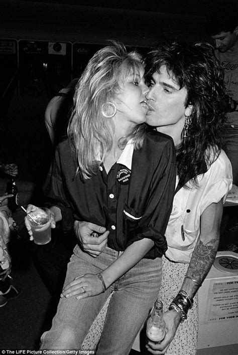 Heather Locklear And Tommy Lee S Drunken Kiss 1984 Tommy Lee