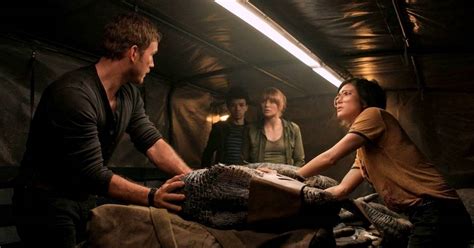 7 absurd scenes from 'Jurassic World: Fallen Kingdom'