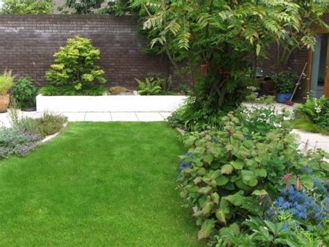 See more ideas about landscape quilts, landscape art, art quilts. Dalkey Garden With Unusual Shape, project photos from ...