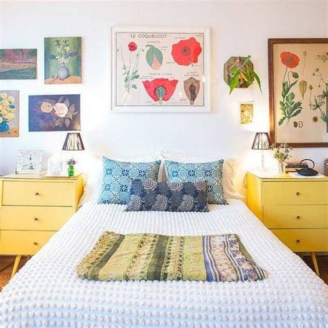 Delightful Yellow Bedroom Decoration And Design Ideas
