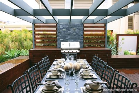 Modern Outdoor Entertaining Space Completehome