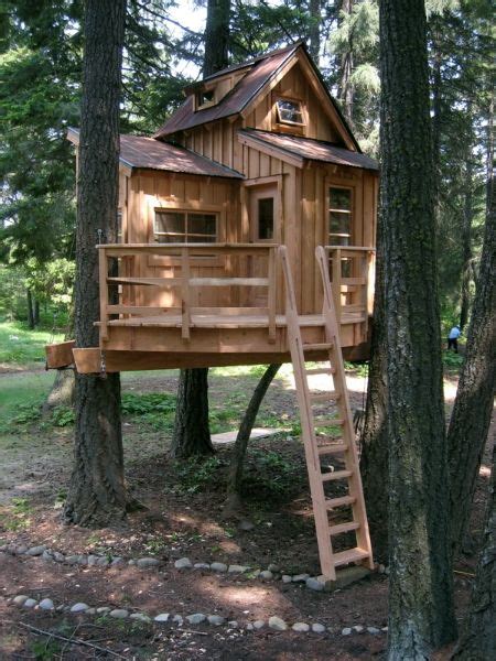 Browse & book the world's most beautiful treehouses, treehouse hotels for an unforgettable romantic glamping experience in a luxury getaway. 50 Kids Treehouse Designs | Tree house kids, Tree house ...