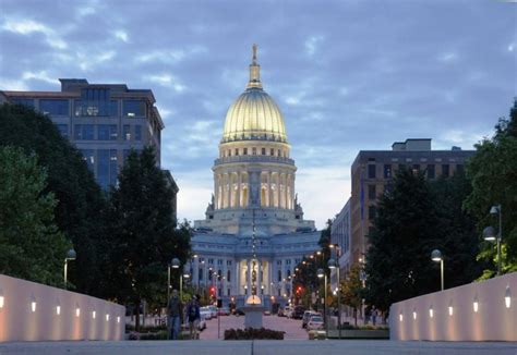 Top 10 Most Beautiful State Capitol Buildings In The Usa 2022