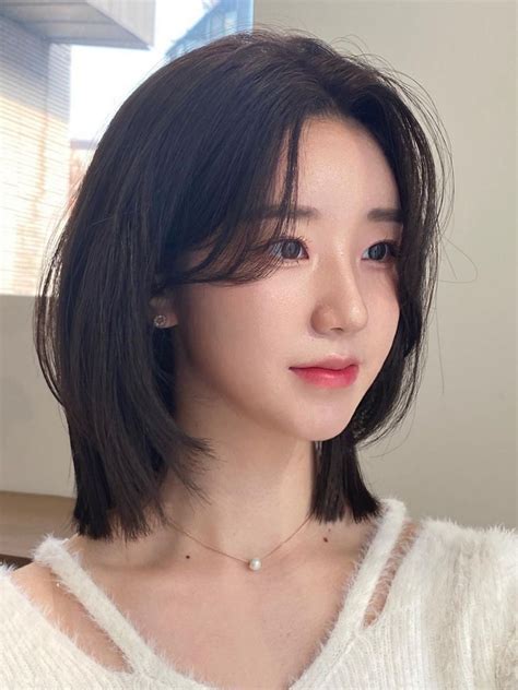 Trendy Korean Curtain Bangs That Look Good On Everyone Korean Short Hair Long Shiny Hair