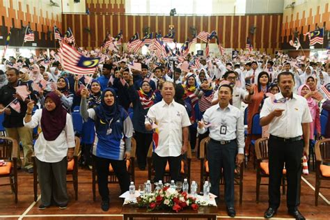 Shutterstock koleksiyonunda hd kalitesinde sayangi malaysiaku malaysia independence theme 2018 temalı stok görseller ve milyonlarca başka telifsiz stok fotoğraf, illüstrasyon ve vektör bulabilirsiniz. KMJG19: Sayangi Malaysiaku, Malaysia Bersih | Malaysia Aktif