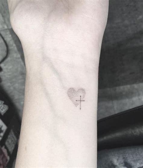 Tiny Cross Heart Tattoo Tattoo Pinterest Cross Heart