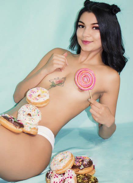 Alisson Santamaria Licks Lollipop And Teases Nude 8 Photos
