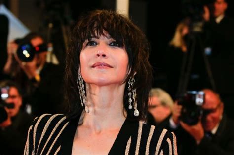 Cannes 2015 Sophie Marceau Ose Le Décolleté Plongeant Closer