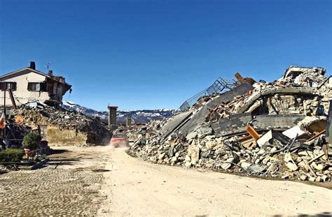 Bilder sagen mehr als tausend worte. Sechs Monate nach dem Erdbeben: Amatrice und der lange Weg ...