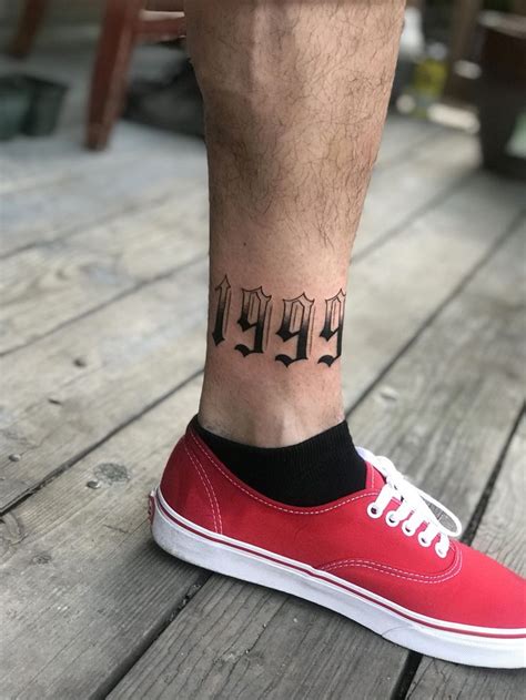 #1999 #OldEnglish #Ankle #tattoo #tattoosforguys | Tatuagem de números