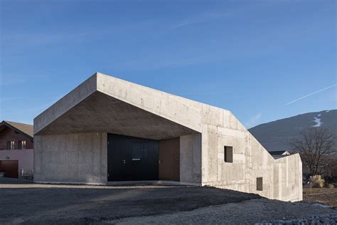 15 Gorgeous Concrete Houses With Unexpected Designs