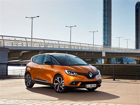 Renault Scenic (2017) - picture 3 of 95 - 1280x960