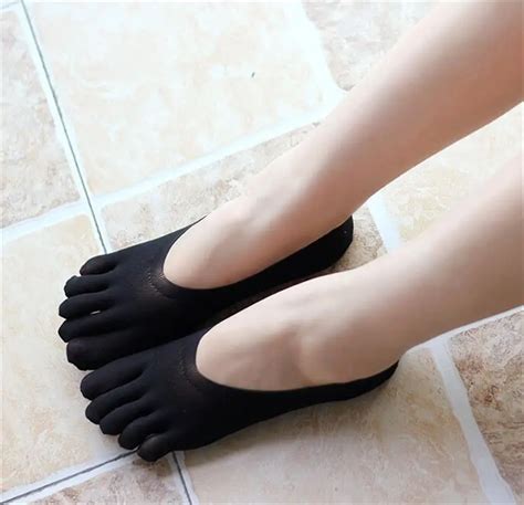 Hot Fashion Funny Five Finger Toe Sock Women Slippers Invisibility Socks Low Cut Solid Socks